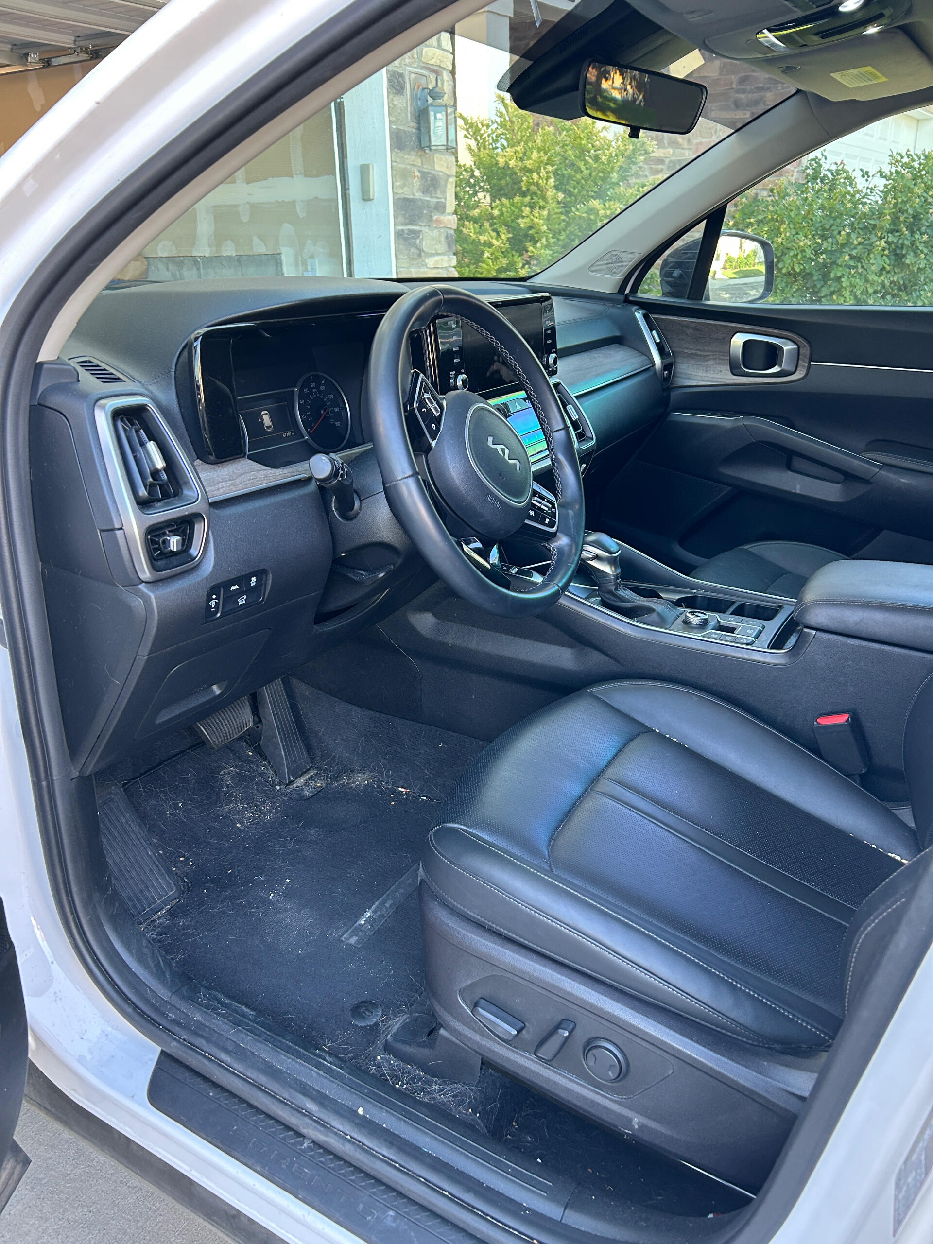 KIA Sorento Driver-Side Before